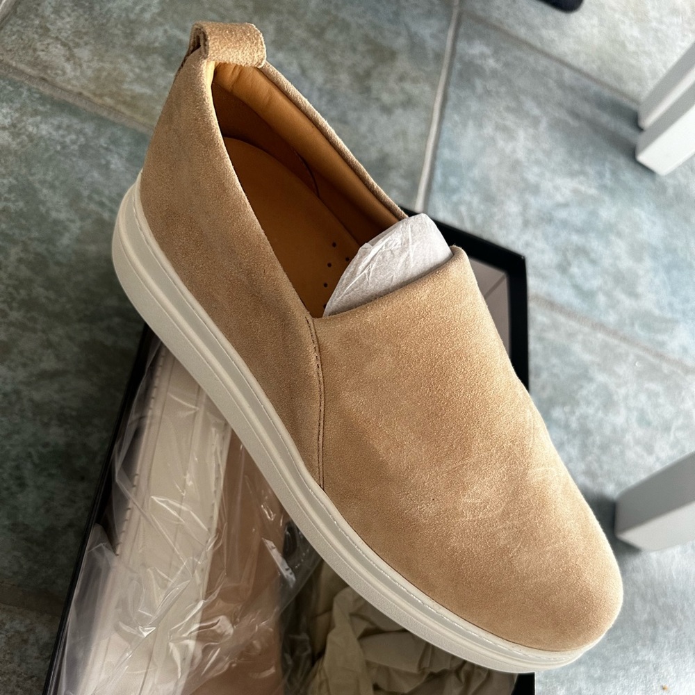 J Slides Nipster in Tan. NWT